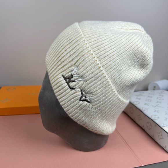 Louis Vuitton Ivory Knit Beanie - Picture 5 of 6
